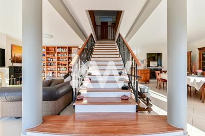 Maison d'architecte - 291 m² - 10 pièces