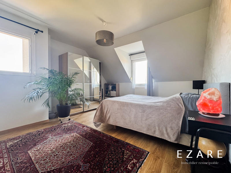 Maison - 180 m² - 7 pièces