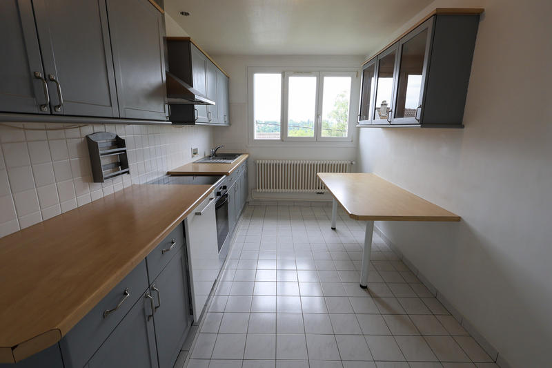 Maison - 82 m² - 5 pièces