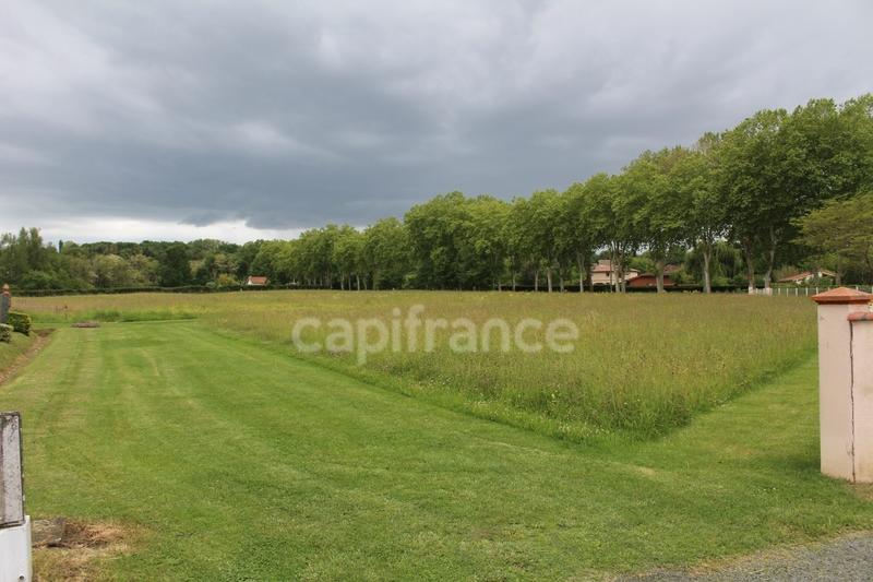 Terrain constructible - 1 820 m²
