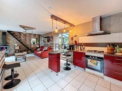 Maison - 94 m² - 5 pièces