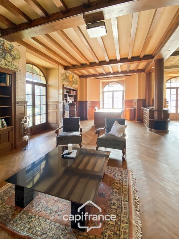 Maison - 318 m² - 8 pièces