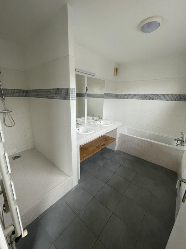 Maison - 196 m² - 6 pièces