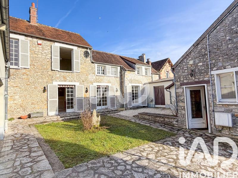 Maison - 203 m² - 8 pièces