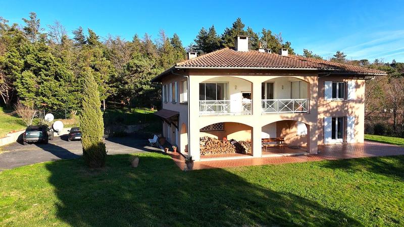 Maison de maîtres - 200 m² - 7 pièces