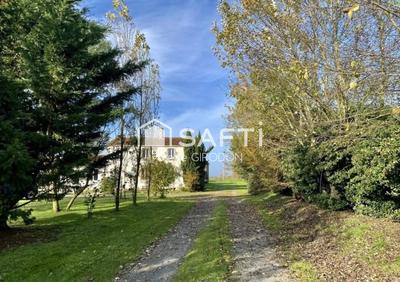 Maison - 148 m² - 8 pièces