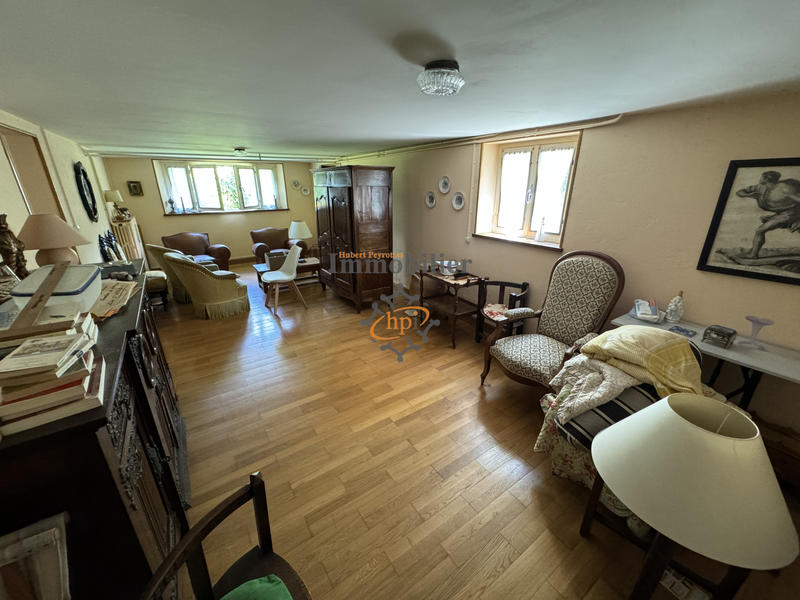 Maison - 170 m² - 8 pièces