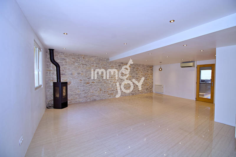 Maison - 229 m² - 7 pièces