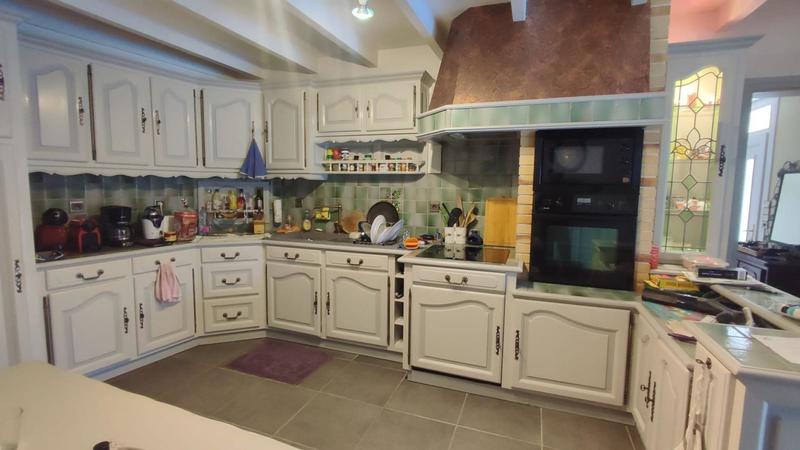 Maison - 240 m² - 11 pièces