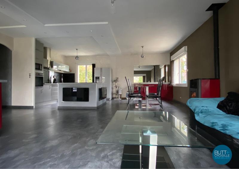 Maison - 260 m² - 9 pièces