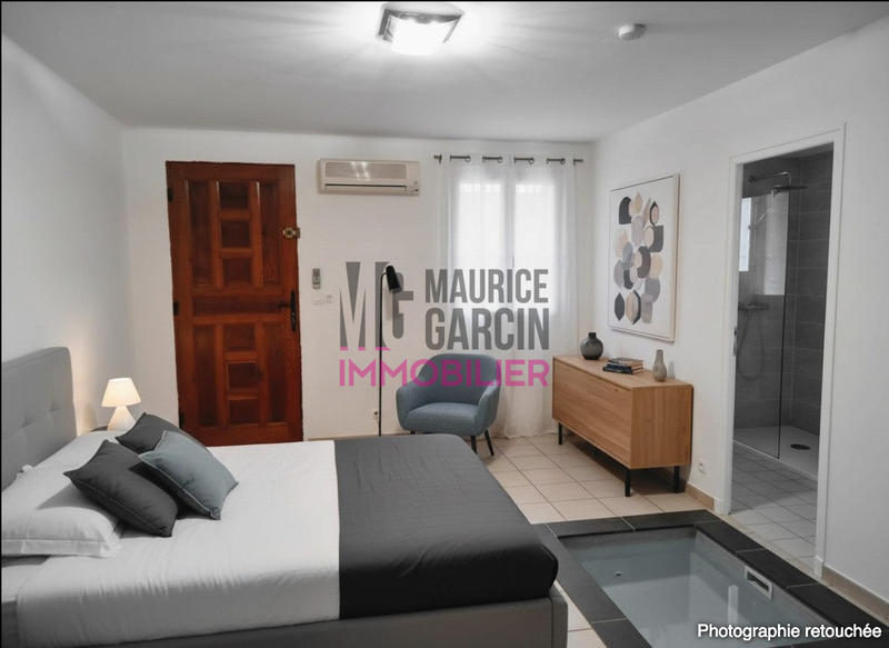 Maison - 210 m² - 8 pièces