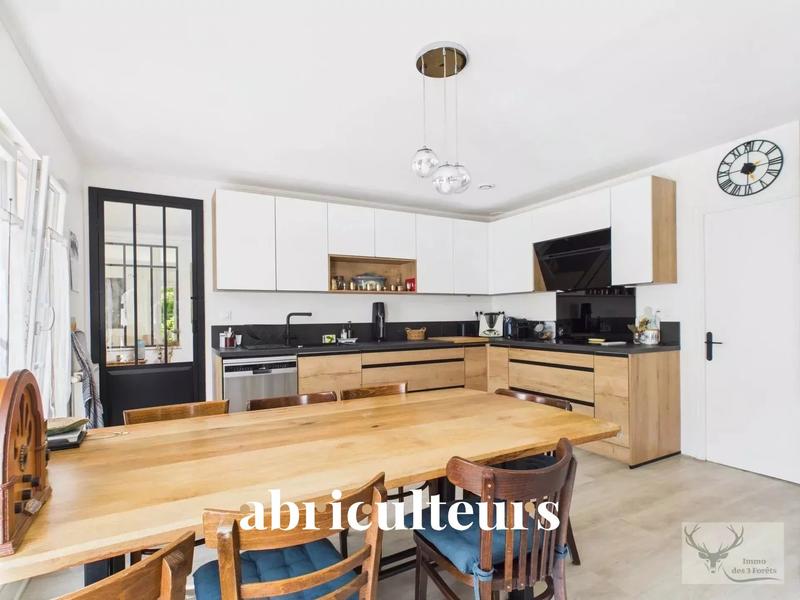 Maison - 167 m² - 6 pièces