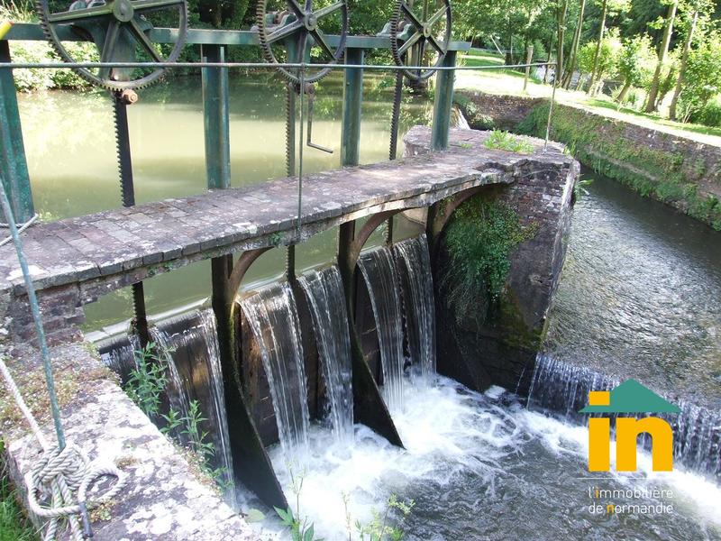 Demeure - 715 m² - 10 pièces