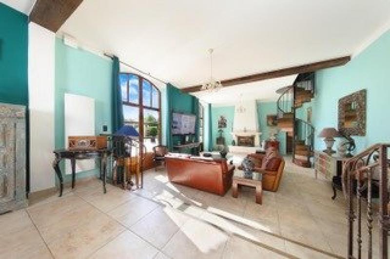 Maison - 335 m² - 12 pièces