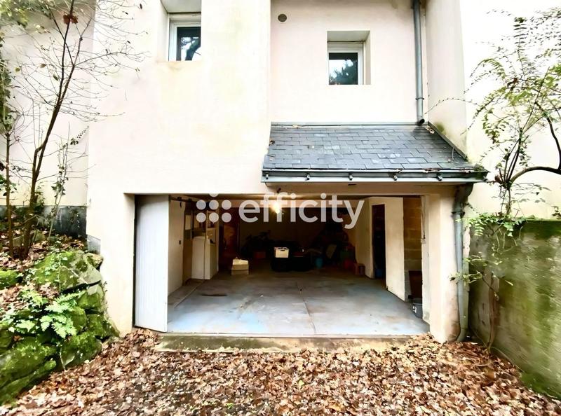 Maison - 236 m² - 7 pièces