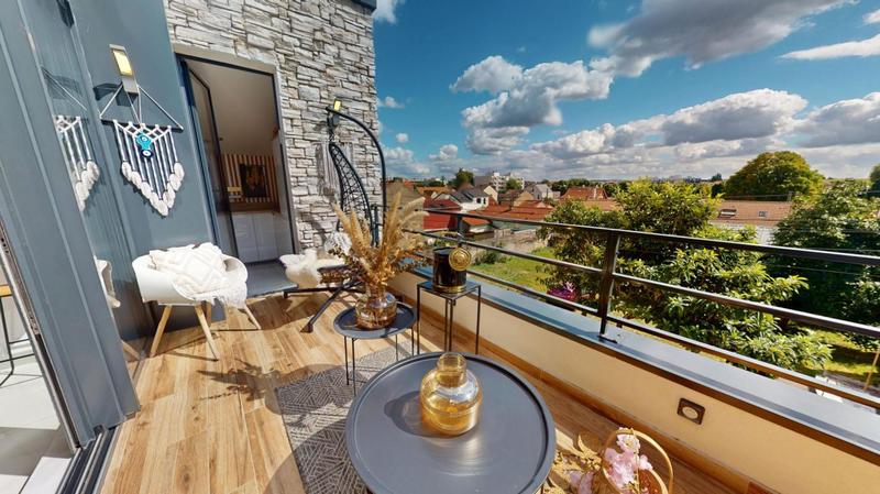 Maison - 291 m² - 9 pièces