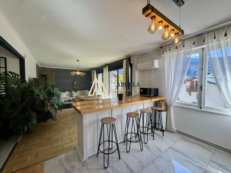 Appartement - 84 m² - 4 pièces