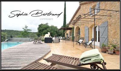 Maison - 236 m² - 9 pièces