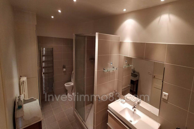 Maison - 335 m² - 15 pièces