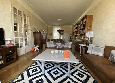 Maison - 203 m² - 7 pièces