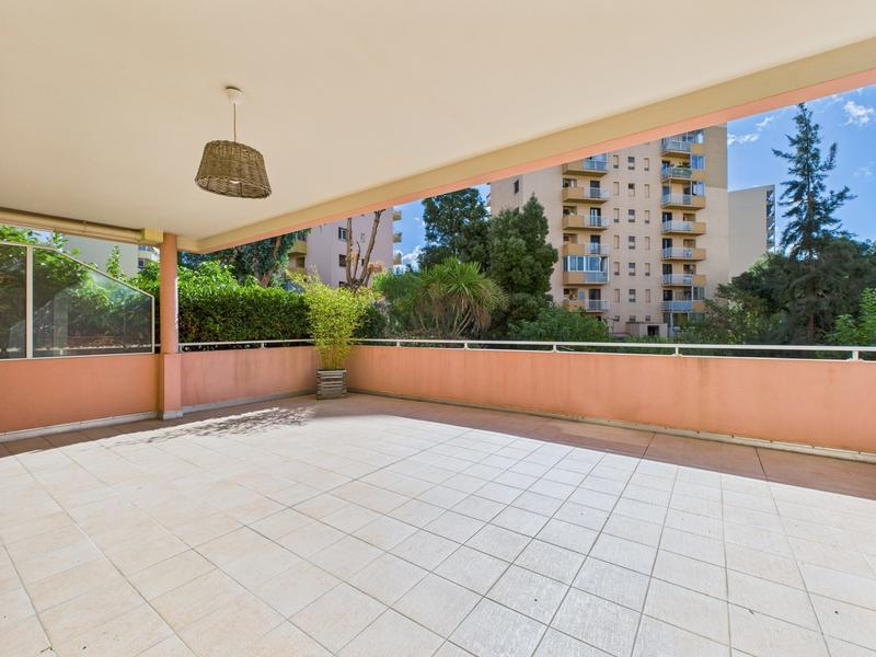 Appartement - 80 m² - 3 pièces