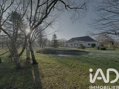 Maison - 328 m² - 8 pièces