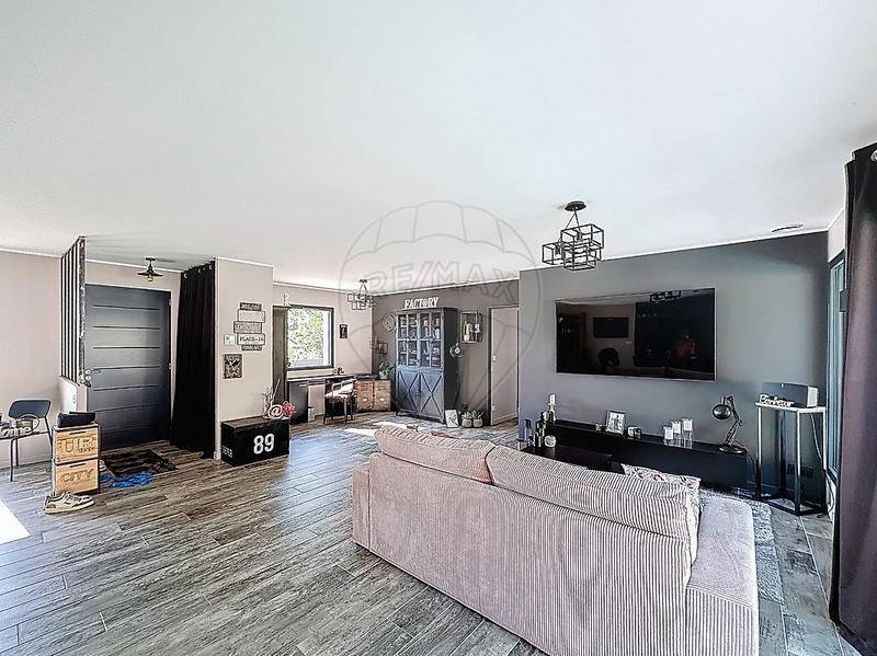 Maison - 105 m² - 4 pièces