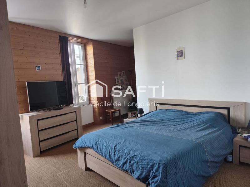 Maison - 210 m² - 6 pièces