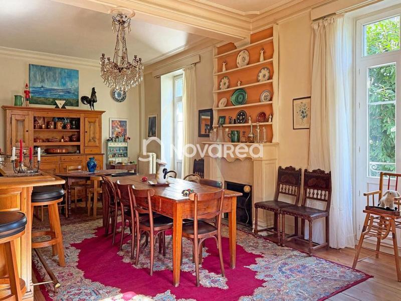 Villa - 259 m² - 11 pièces