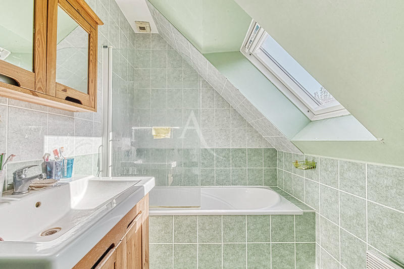 Maison - 126 m² - 8 pièces