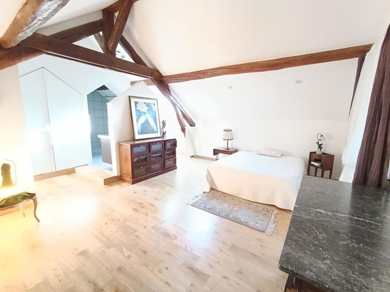 Maison - 202 m² - 8 pièces