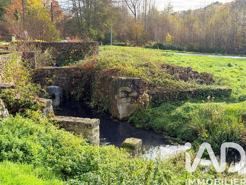 Maison - 1 540 m² - 14 pièces