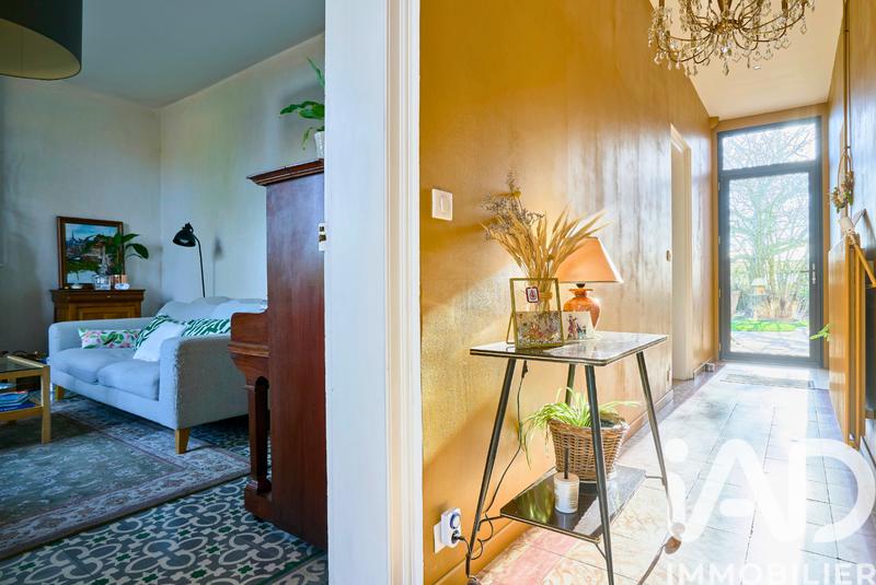 Maison - 220 m² - 8 pièces