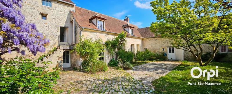 Maison - 323 m² - 6 pièces