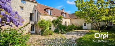 Maison - 323 m² - 6 pièces