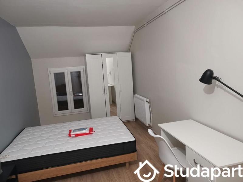 Chambre - 10 m² - 1 pièce