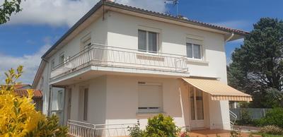 Maison - 258 m² - 11 pièces