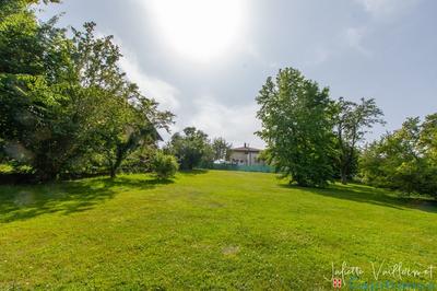 Terrain constructible - 1 180 m²