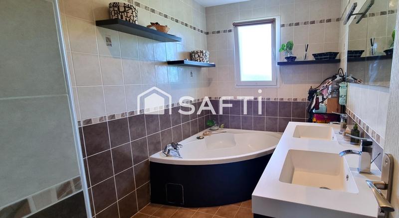 Maison - 151 m² - 6 pièces