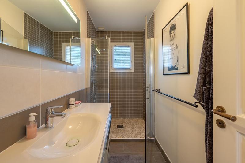 Maison - 202 m² - 6 pièces