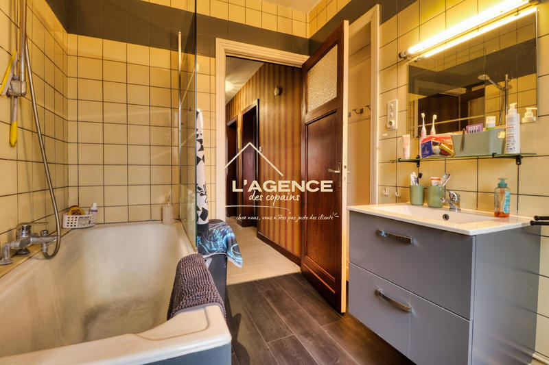 Maison - 147 m² - 9 pièces