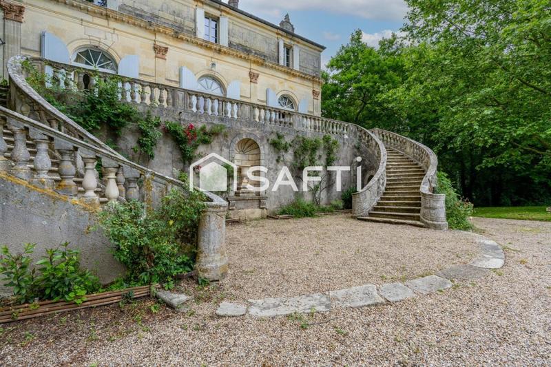 Maison - 250 m² - 9 pièces