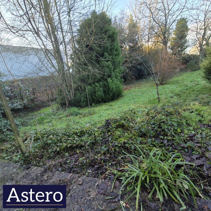 Terrain constructible - 1 815 m²