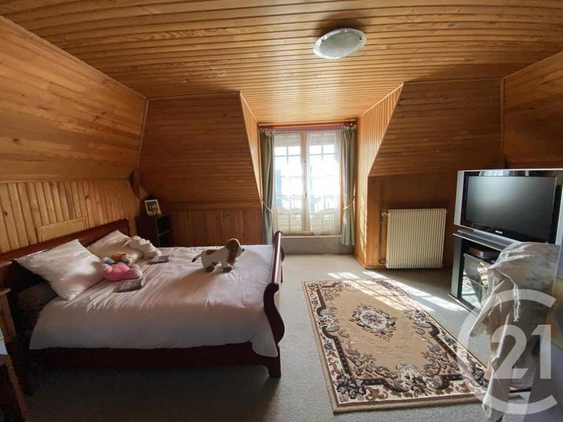 Maison - 196 m² - 9 pièces