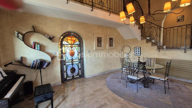 Villa - 137 m² - 5 pièces