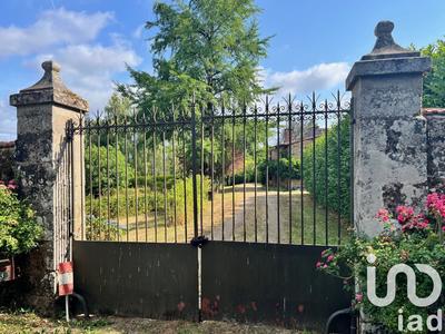 Maison - 249 m² - 7 pièces