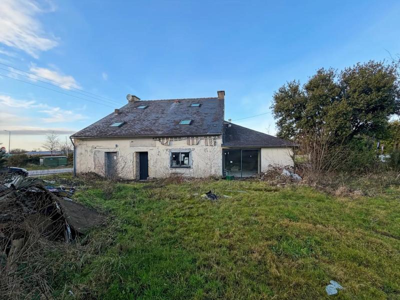 Maison - 250 m² - 6 pièces