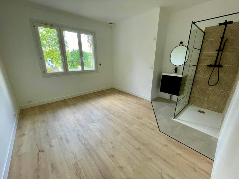 Maison - 201 m² - 8 pièces