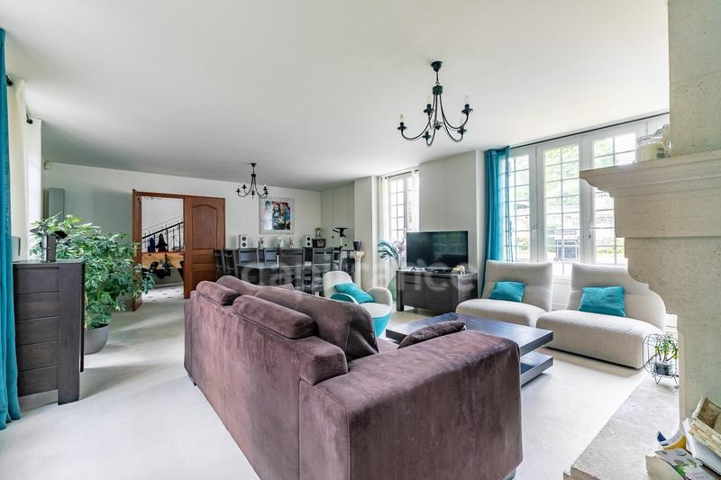 Maison - 250 m² - 7 pièces