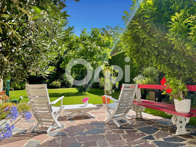 Maison - 203 m² - 7 pièces